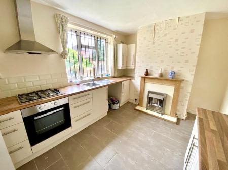 3 bedroom Semi-detached house to let in Harding Street, Bilston, WV14