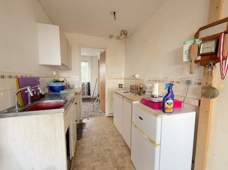 1 bedroom Maisonette for sale in Birch Coppice Gardens, Willenhall, Wolverhampton, WV12