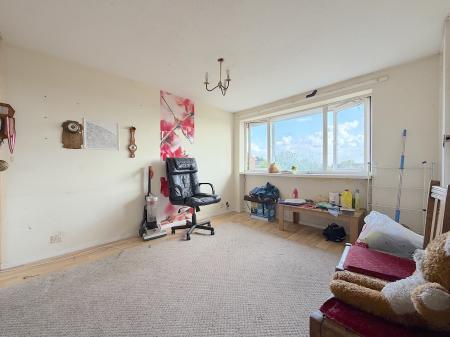 1 bedroom Maisonette for sale in Birch Coppice Gardens, Willenhall, Wolverhampton, WV12
