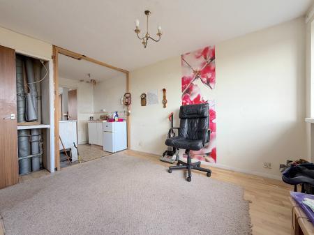 1 bedroom Maisonette for sale in Birch Coppice Gardens, Willenhall, Wolverhampton, WV12
