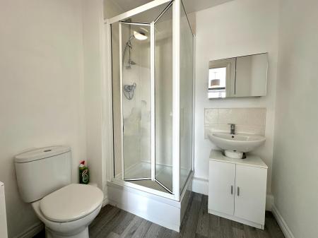 2 bedroom Apartment for sale in Key Gardens, Heath Town, Wolverhampton, WV10
