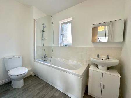 2 bedroom Apartment for sale in Key Gardens, Heath Town, Wolverhampton, WV10