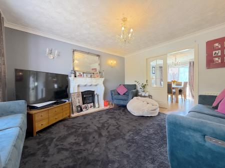 3 bedroom Detached house for sale in Halecroft Avenue, Wednesfield, Wolverhampton, WV11