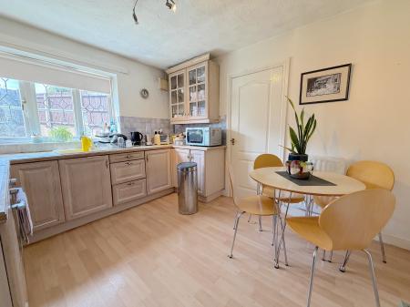 3 bedroom Detached house for sale in Halecroft Avenue, Wednesfield, Wolverhampton, WV11