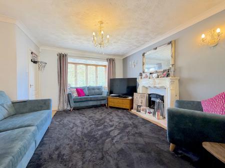3 bedroom Detached house for sale in Halecroft Avenue, Wednesfield, Wolverhampton, WV11