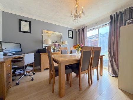 3 bedroom Detached house for sale in Halecroft Avenue, Wednesfield, Wolverhampton, WV11