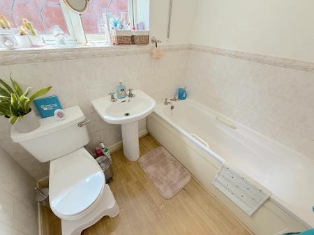 3 bedroom Detached house for sale in Halecroft Avenue, Wednesfield, Wolverhampton, WV11