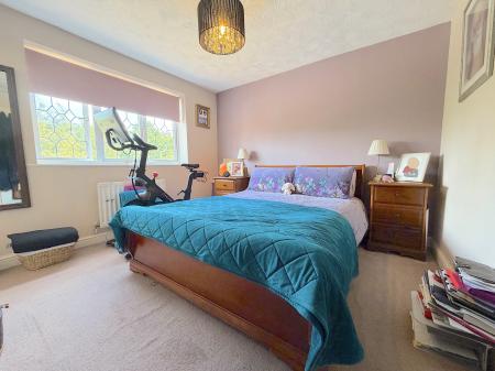 3 bedroom Detached house for sale in Halecroft Avenue, Wednesfield, Wolverhampton, WV11