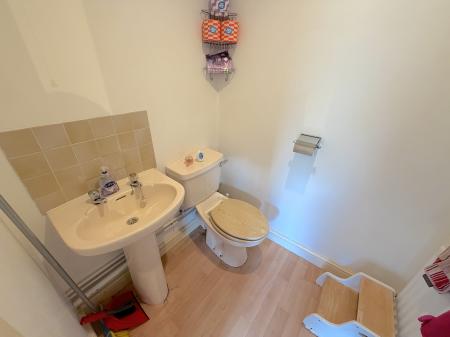 3 bedroom Detached house for sale in Halecroft Avenue, Wednesfield, Wolverhampton, WV11