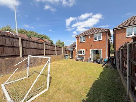3 bedroom Detached house for sale in Halecroft Avenue, Wednesfield, Wolverhampton, WV11