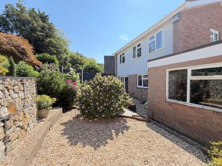 3 bedroom Detached house for sale in Pentland Gardens, Compton, Wolverhampton, WV3