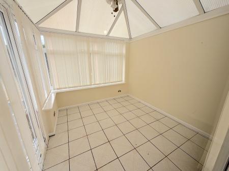 3 bedroom Semi-detached house for sale in Sudbury Close, Wednesfield, Wolverhampton, WV11