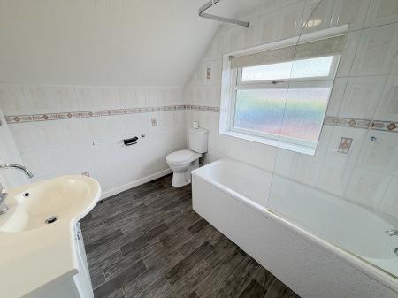 3 bedroom Semi-detached house for sale in Sudbury Close, Wednesfield, Wolverhampton, WV11
