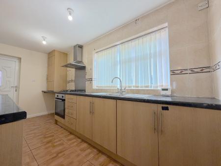 3 bedroom Semi-detached house for sale in Sudbury Close, Wednesfield, Wolverhampton, WV11