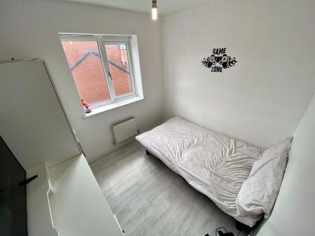 3 bedroom Semi-detached house to let in Coningsby Drive, Wolverhampton, WV2