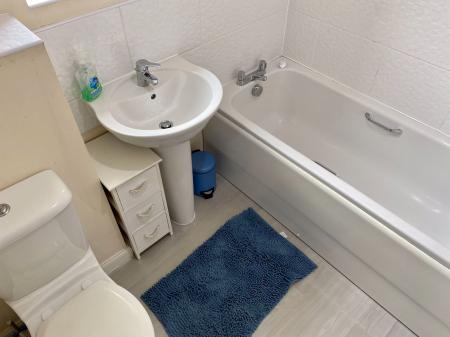 3 bedroom Semi-detached house to let in Coningsby Drive, Wolverhampton, WV2