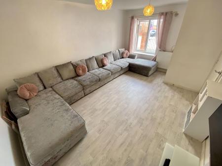 3 bedroom Semi-detached house to let in Coningsby Drive, Wolverhampton, WV2