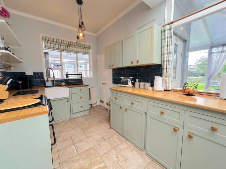 4 bedroom Detached house for sale in Old Park Road, Wednesbury, WS10