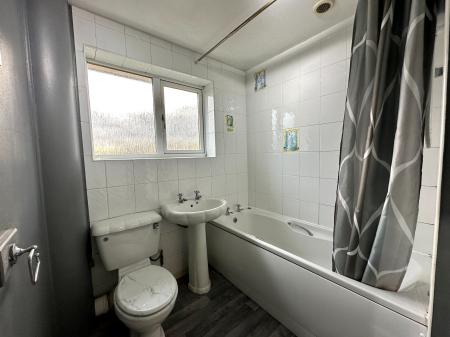3 bedroom Semi-detached house for sale in Wakes Road, Wednesbury, WS10