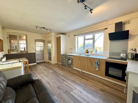 3 bedroom Semi-detached house for sale in Selmans Hill, Bloxwich, Walsall, WS3