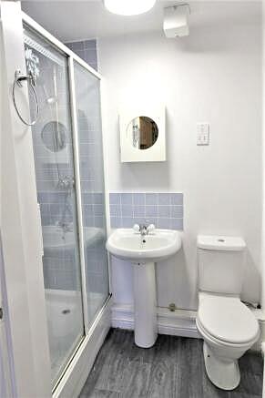 2 bedroom Apartment to let in Pennant Court, Penn Road, Penn, Wolverhampton, WV3