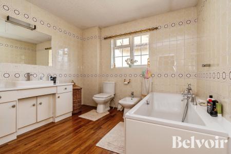 5 bedroom Detached house for sale in Cannock Road, Westcroft, Wolverhampton, WV10