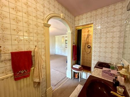 5 bedroom Detached house for sale in Cannock Road, Westcroft, Wolverhampton, WV10