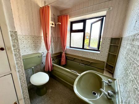 3 bedroom Semi-detached house for sale in Dilloways Lane, Wolverhampton, WV13