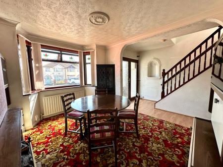 3 bedroom Semi-detached house for sale in Dilloways Lane, Wolverhampton, WV13