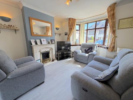 3 bedroom Semi-detached house for sale in Wimborne Road, Fallings Park, Wolverhampton, WV10
