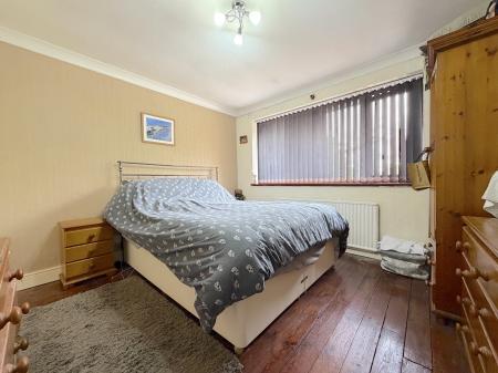 3 bedroom Semi-detached house for sale in Rosalind Grove, Wednesfield, Wolverhampton, WV11