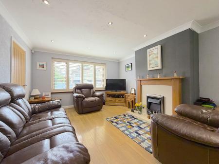 3 bedroom Semi-detached house for sale in Rosalind Grove, Wednesfield, Wolverhampton, WV11