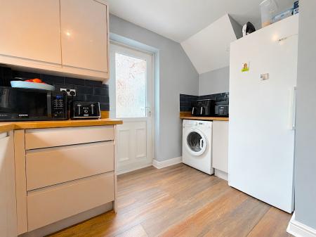 3 bedroom Semi-detached house for sale in Rosalind Grove, Wednesfield, Wolverhampton, WV11