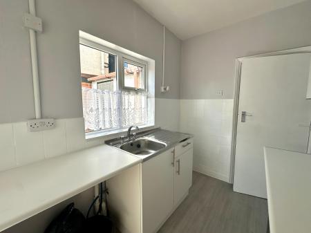 3 bedroom Semi-detached house for sale in Birmingham New Road, Wolverhampton, WV4