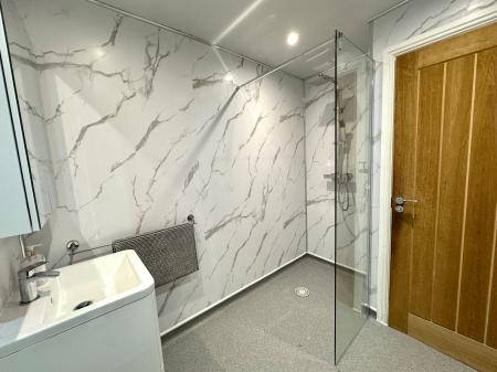 4 bedroom Semi-detached house for sale in Hawkswell Drive, Willenhall, Wolverhampton, WV13