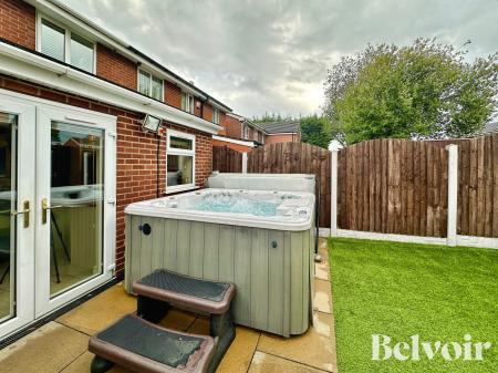 4 bedroom Semi-detached house for sale in Hawkswell Drive, Willenhall, Wolverhampton, WV13