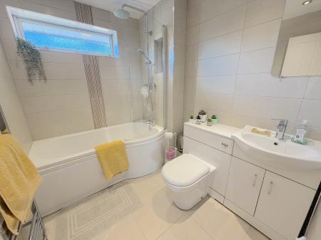 4 bedroom Semi-detached house for sale in Peach Road, Willenhall, Wolverhampton, WV12