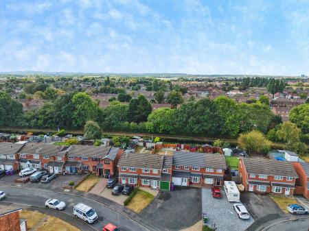 4 bedroom Semi-detached house for sale in Peach Road, Willenhall, Wolverhampton, WV12