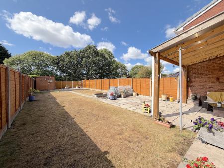 4 bedroom Semi-detached house for sale in Peach Road, Willenhall, Wolverhampton, WV12