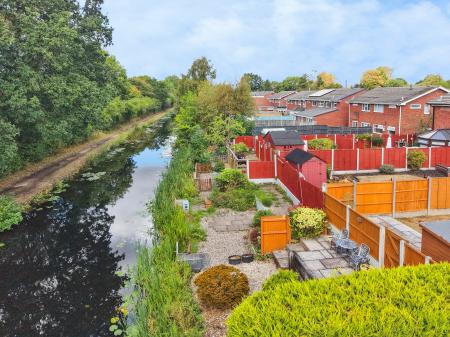 4 bedroom Semi-detached house for sale in Peach Road, Willenhall, Wolverhampton, WV12
