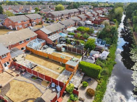 4 bedroom Semi-detached house for sale in Peach Road, Willenhall, Wolverhampton, WV12