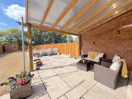 4 bedroom Semi-detached house for sale in Peach Road, Willenhall, Wolverhampton, WV12