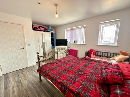 4 bedroom Town house for sale in Lancaster Drive, Wolverhampton, WV11