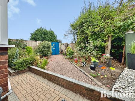 3 bedroom Semi-detached house for sale in Fairview Crescent, Wolverhampton, WV11