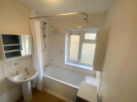 1 bedroom Maisonette to let in Lich Avenue, Wolverhampton, WV11
