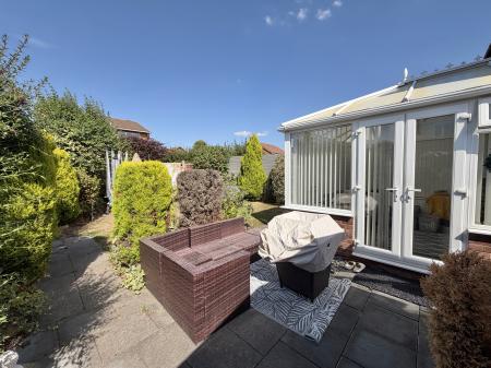 2 bedroom End of terrace house for sale in Exbury Close, Pendeford, Wolverhampton, WV9