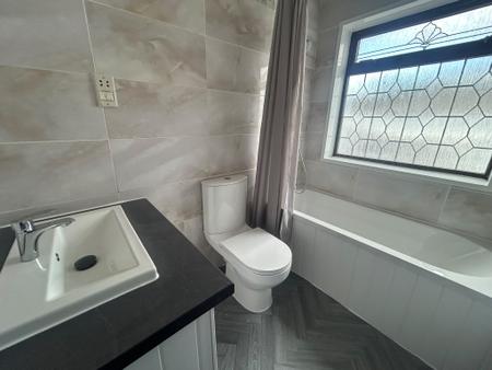 3 bedroom Semi-detached house to let in Waite Road, Willenhall, WV13