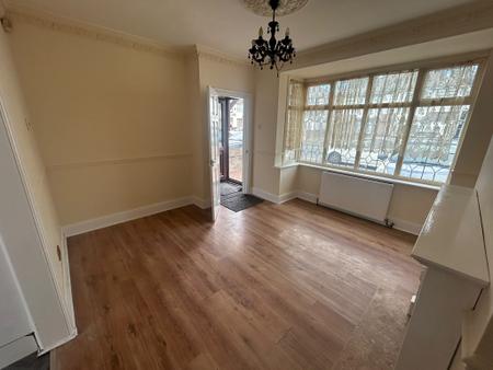3 bedroom Semi-detached house to let in Waite Road, Willenhall, WV13