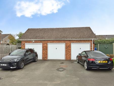 2 bedroom Terraced House to let in The Gables, Essington, WV11