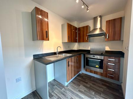 2 bedroom Apartment for sale in Broad Gauge Way, Wolverhampton City Centre, Wolverhampton, WV10
